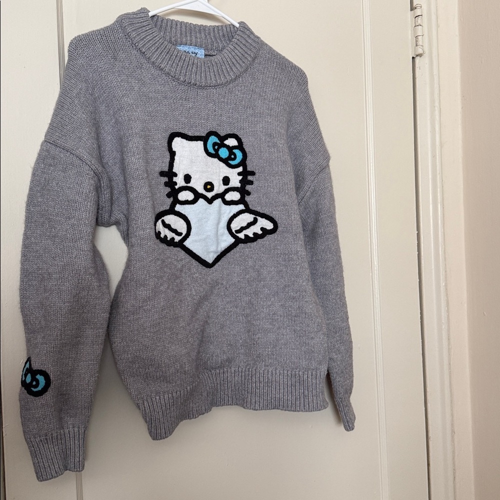 Forever 21 Gray Hello Kitty Sweater size S